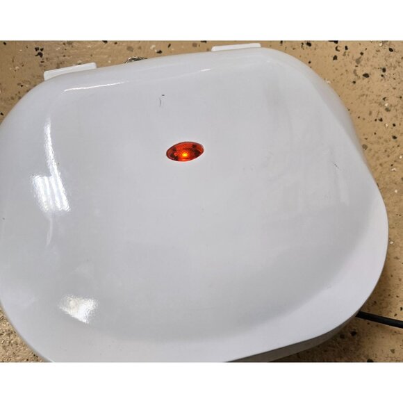 Continental Electric White Sandwich Press & Grill With Nonstick Plates - Picture 6 of 6